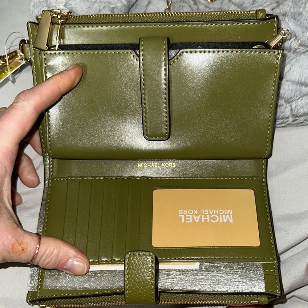 NWT Michael Kors Olive Green Wristlet holds phone two zip gold chain cute - Picture 5 of 13